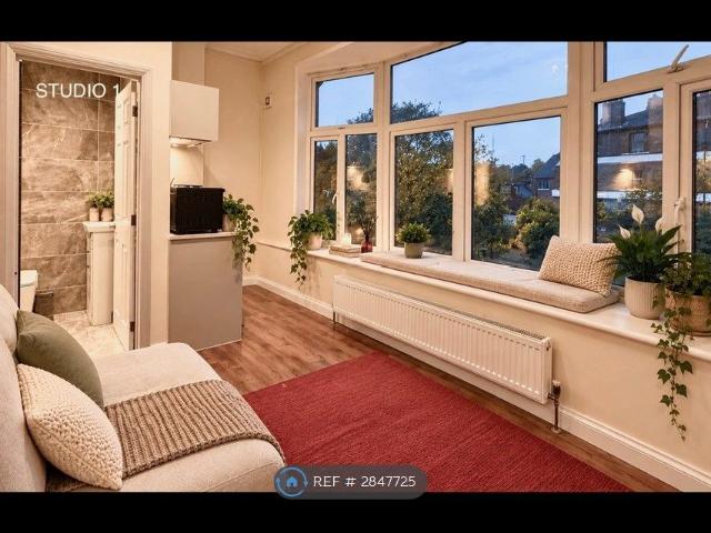Studio for rent in London Borough of Haringey, Greater London