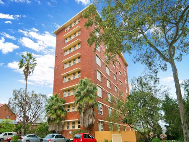 Granny Flat for rent in Lower North Shore, Sydney