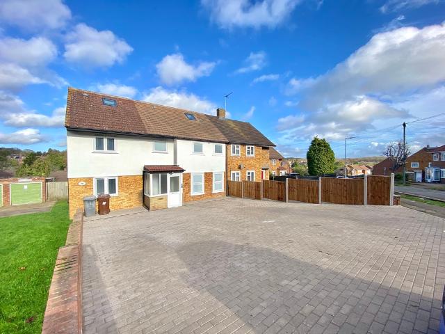 Studio for rent in Oakmere, Potters Bar