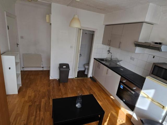 Studio for rent in Sudbury, Greater London