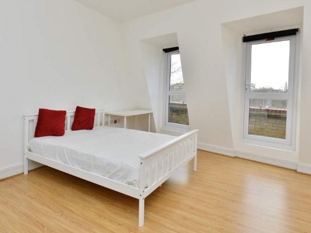 Studio for rent in Mile End, Greater London