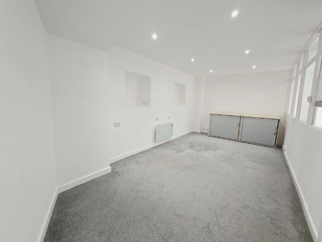 Studio for rent in Halesowen