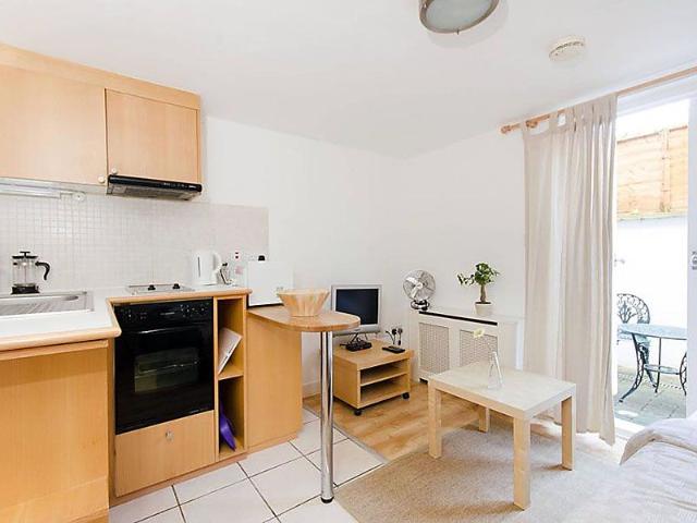 Studio for rent in Earl's Court, Greater London