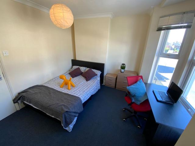 House for rent in Totteridge, Cressex
