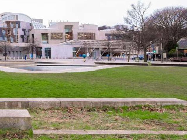 Studio for rent in Holyrood, Old Town