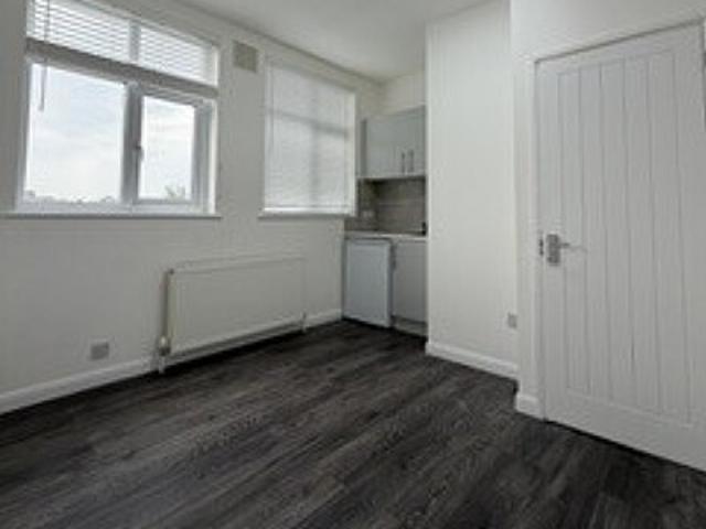 Studio for rent in Petts Wood, Greater London