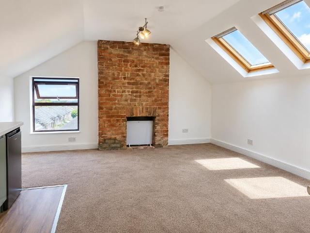 Studio for rent in Northern Ireland