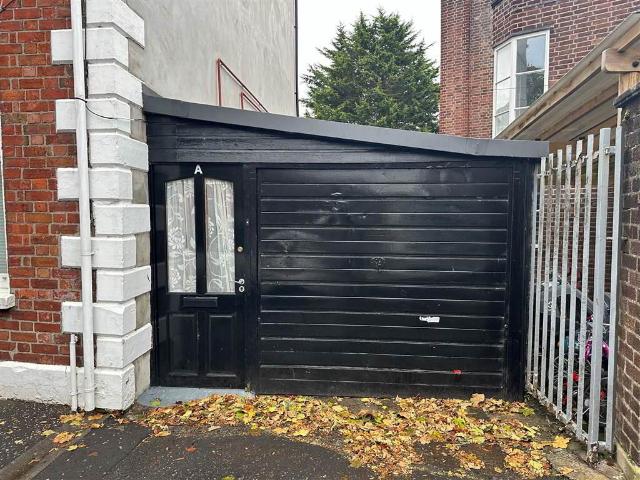 Studio for rent in The Holyland, Northern Ireland