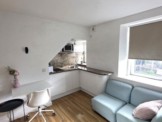 Studio for rent in Ballindoch, Scotland