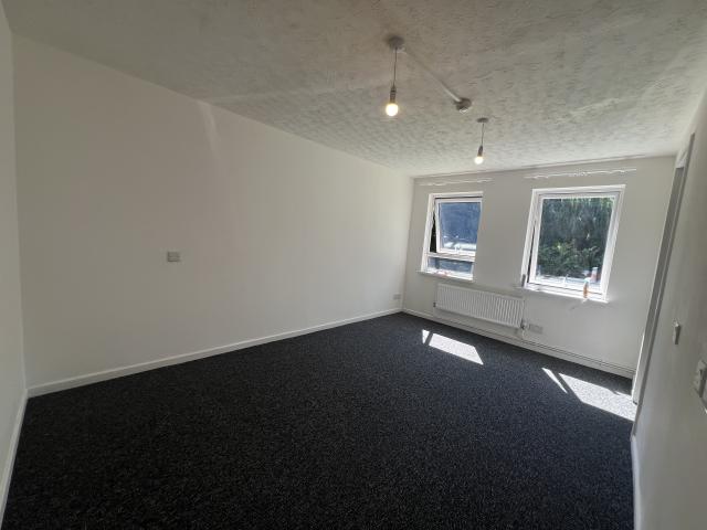 Studio for rent in Cog, Sully