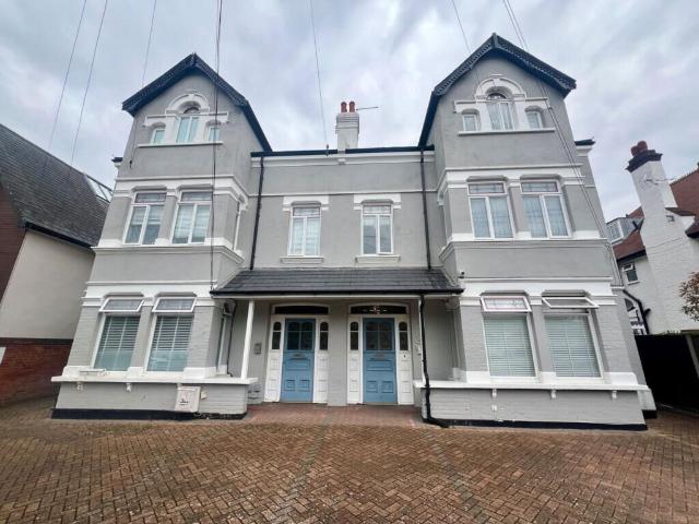 Studio for rent in Epsom, Surrey