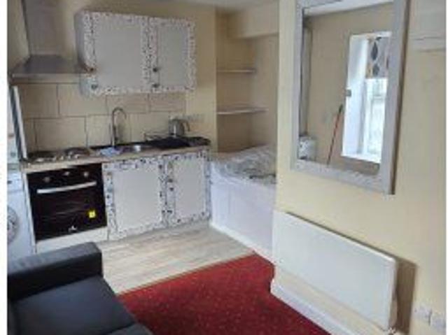 Studio to rent in Bluebell, North Tipperary