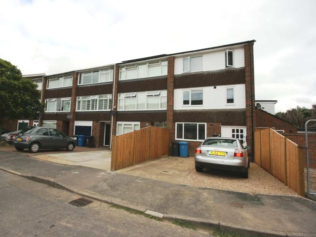 Studio for rent in Dedworth, Windsor