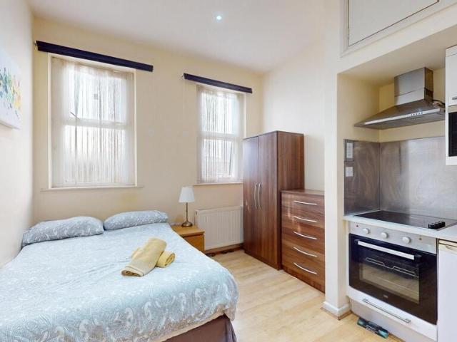 Studio for rent in Brondesbury, Isle Of Man