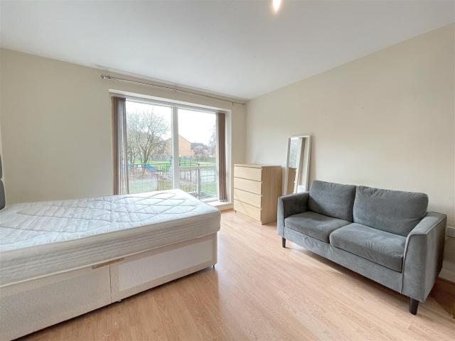 Studio for rent in Ladywood, West Midlands