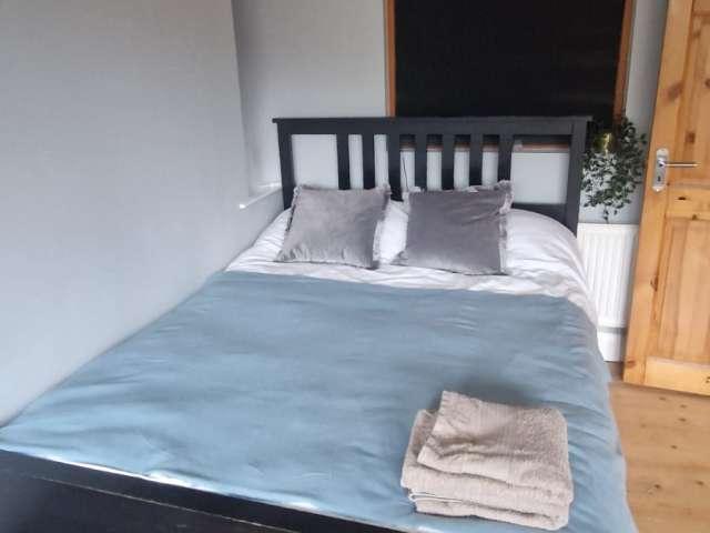 Studio to rent in Bluebell, North Tipperary