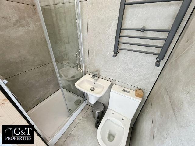 Studio for rent in Dixons Green, West Midlands