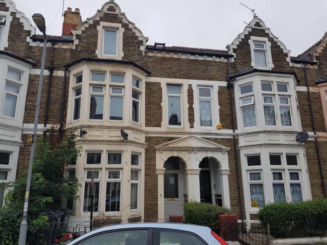 Studio for rent in Plasnewydd, Falcon Lodge