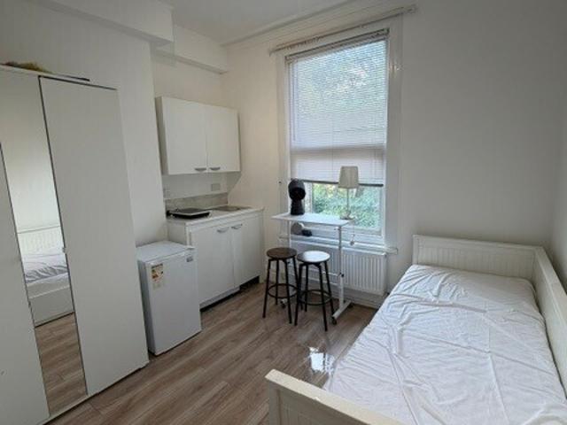 Studio for rent in Brook Green, Greater London