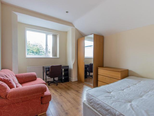 Studio for rent in Falcon Lodge, Wales