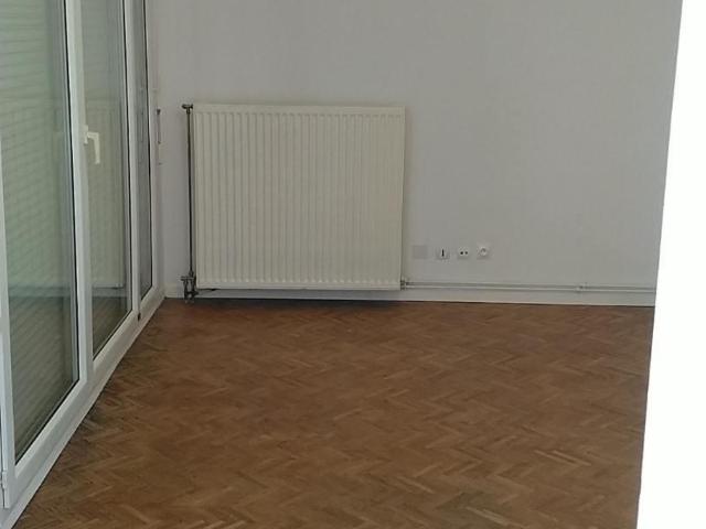 Studio location à Évry, Petit-bourg