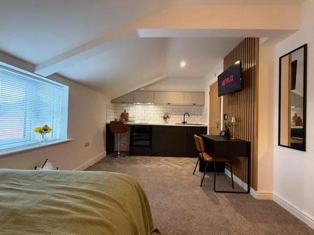 Studio for rent in Cliff Hill, Green Close
