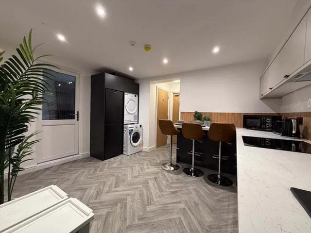 Studio for rent in Cliff Hill, Green Close