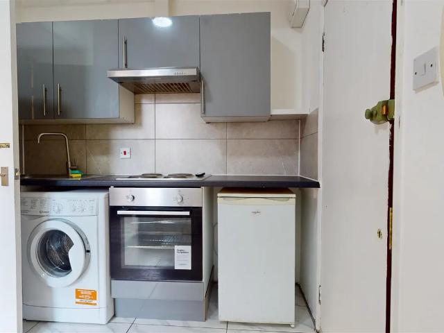 Studio for rent in Harlesden, Greater London