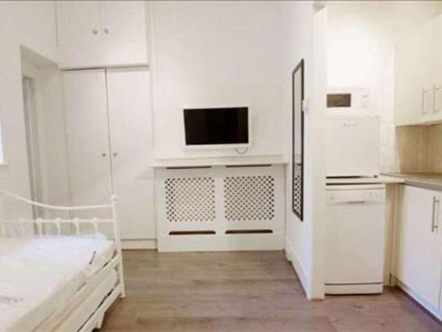 Studio for rent in Shepherd's Bush, Greater London