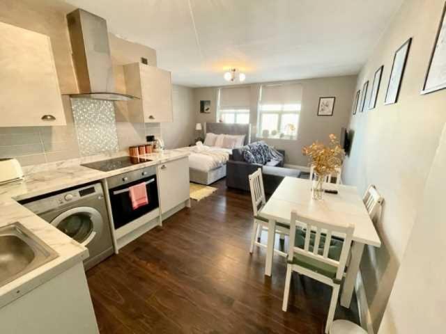 Studio for rent in Round Hill, Brighton & Hove
