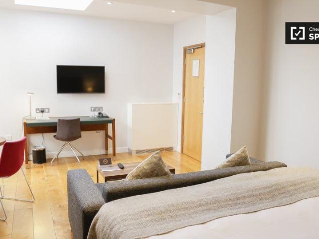 Studio to rent in Bluebell, North Tipperary