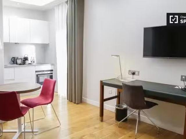 Apartment to rent in Dublin 4, Bluebell