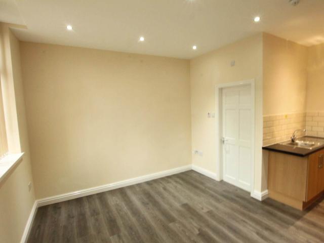 Studio for rent in The Flatts, Darlaston