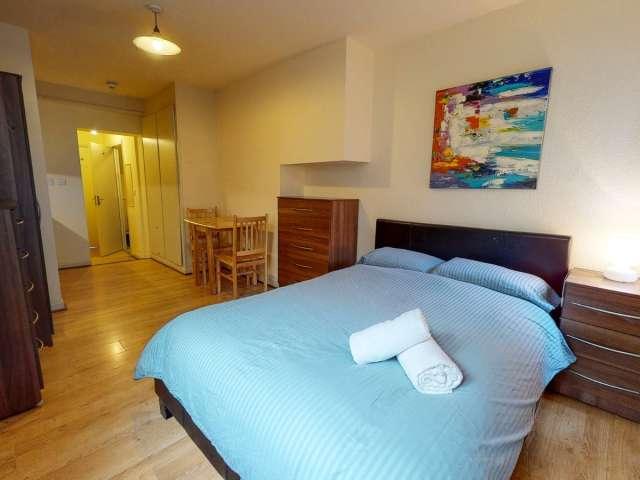 Studio for rent in Cat Hill, Isle Of Man