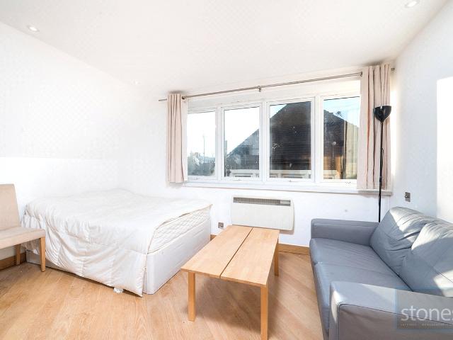 Studio for rent in South Hampstead, Greater London