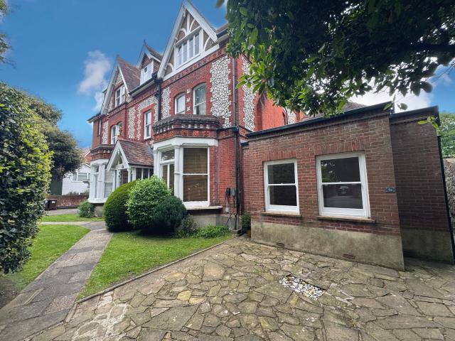 Studio for rent in Eastbourne, East Sussex