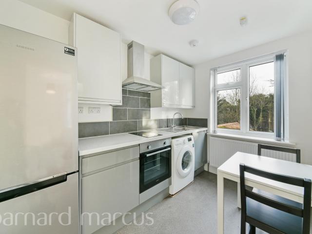 Studio for rent in London Borough of Hounslow, Spring Grove
