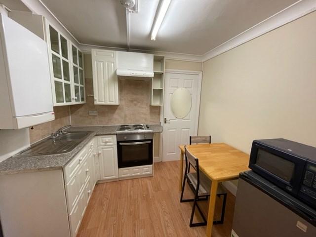 Studio for rent in Mapesbury, Cat Hill