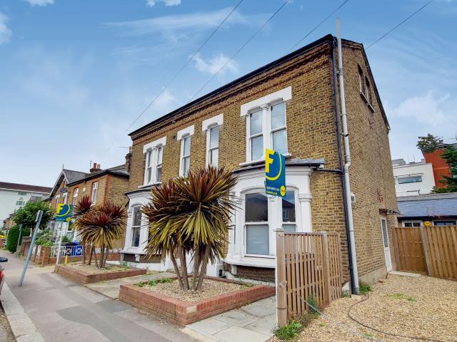 Apartment for rent in Norbiton, Greater London