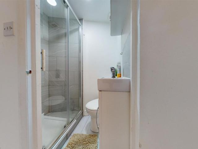 Studio for rent in Harlesden, Greater London