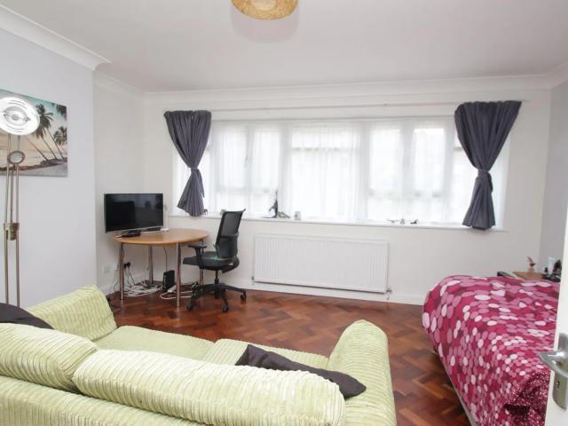 Studio for rent in Palmers Green, Greater London