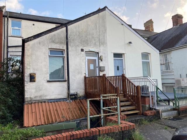 Studio for rent in Gibbonsdown, Barry