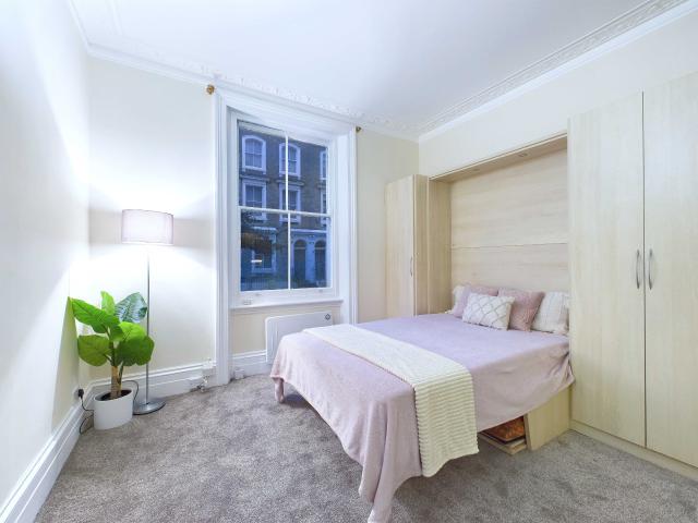 Studio for rent in Earl's Court, Greater London