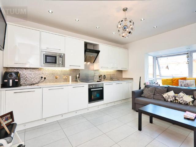 Studio for rent in Isle Of Dogs, Greater London