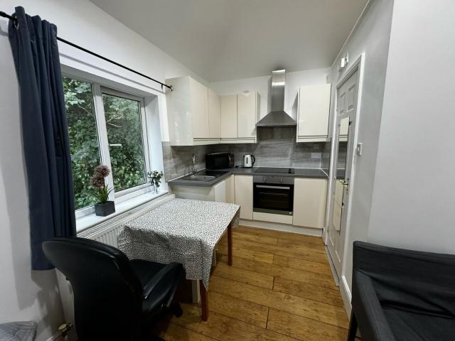 Studio for rent in Lampton, Greater London