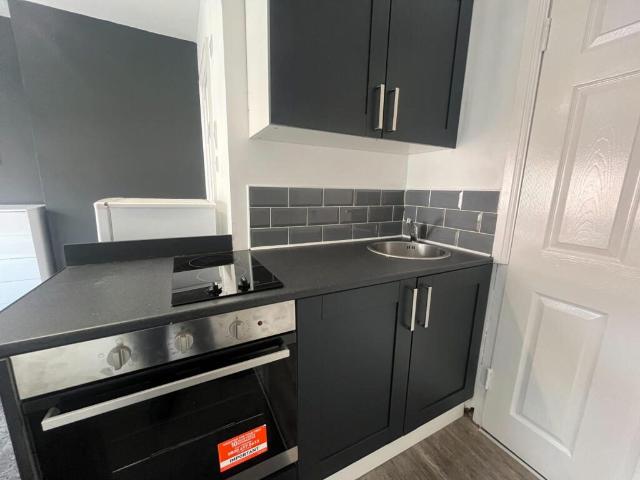 Studio for rent in Foleshill, West Midlands