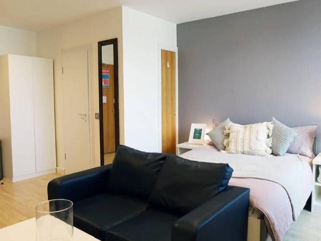 Studio for rent in Covent Garden, Victoria