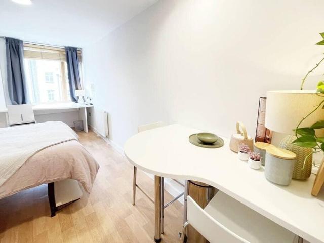 Studio for rent in Covent Garden, Victoria