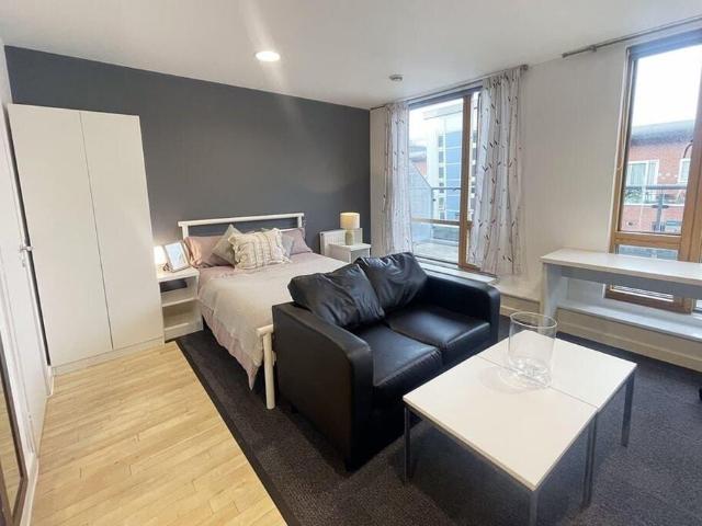 Studio for rent in Covent Garden, Victoria