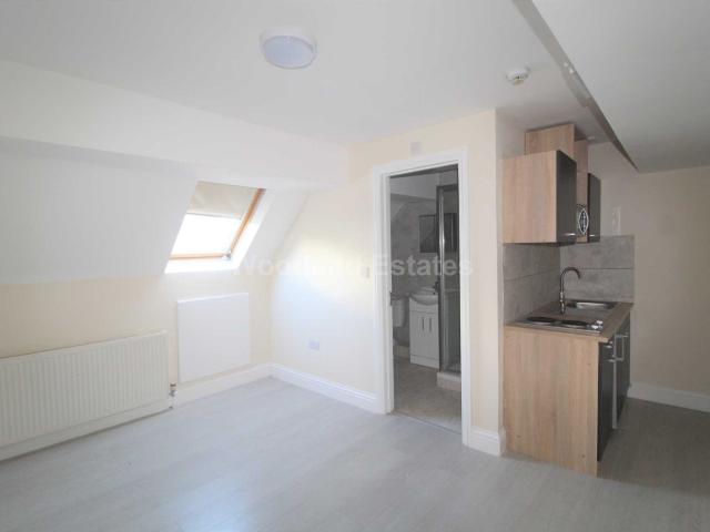 Studio for rent in London Borough of Ealing, Greenford